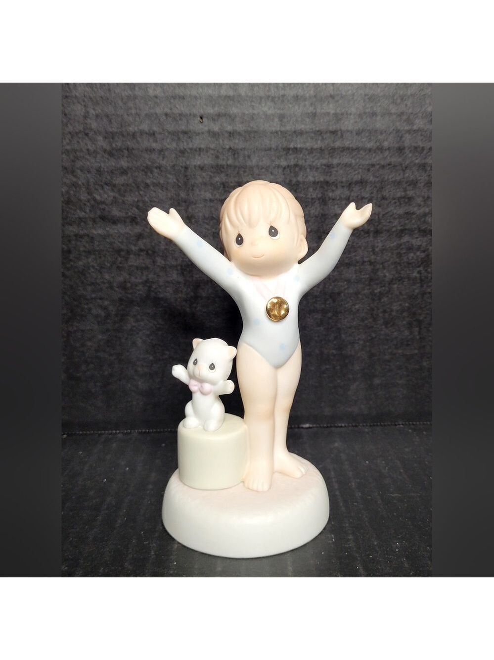 1997 Precious Moments Figurine - Rejoice In Victory #283541